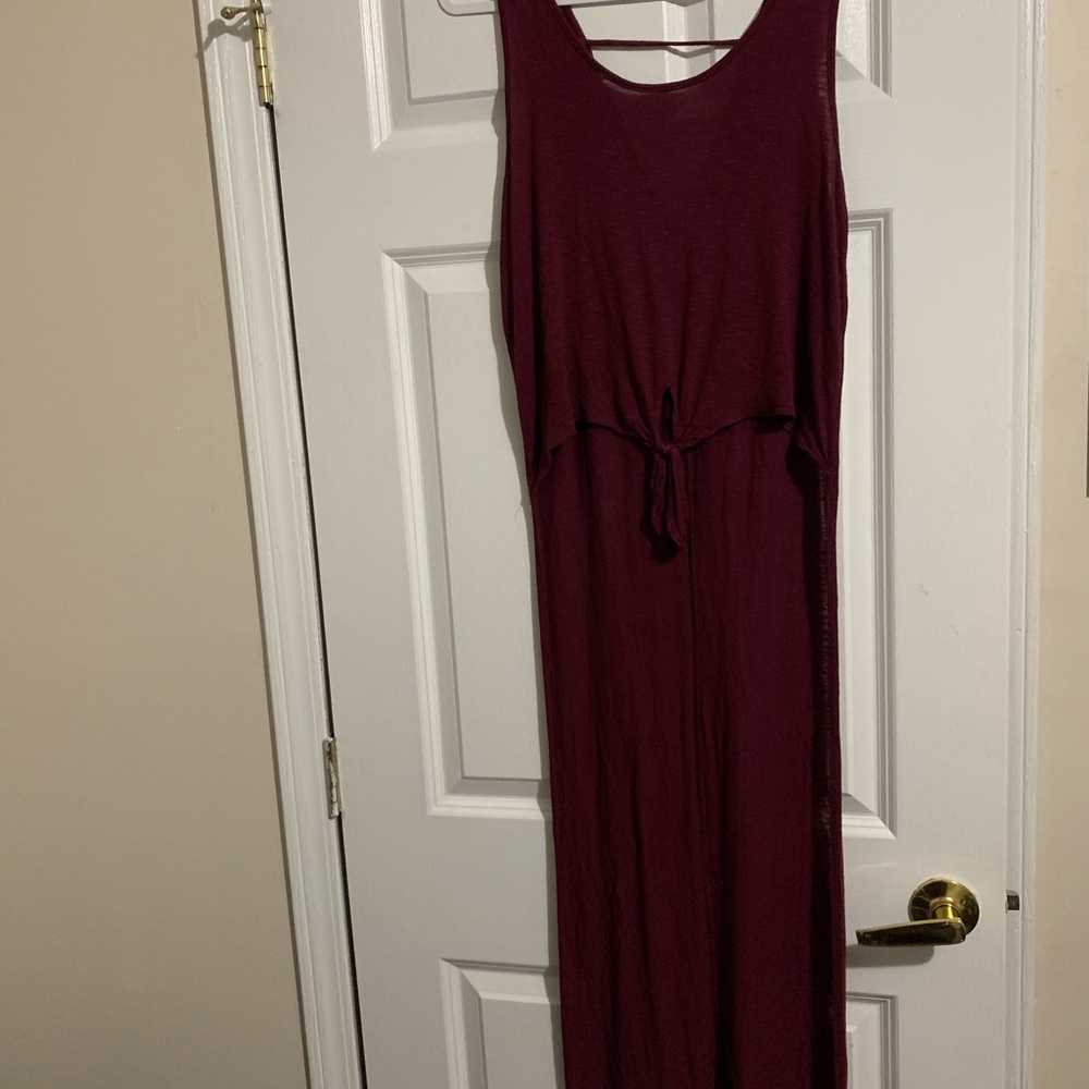 High-low burgundy shirt with tie in the front.